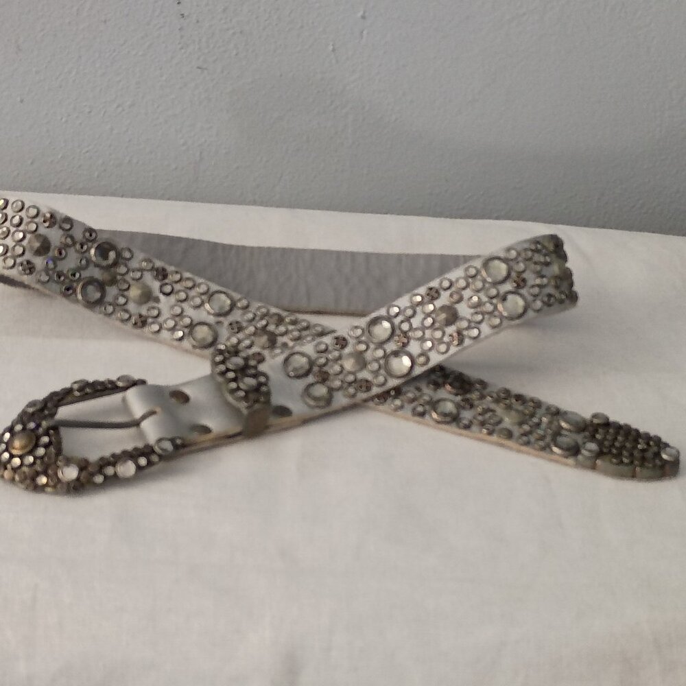 ❤️ICONIC MICHAEL MORRISON LOS ANGELES SWAROVSKI Studded Silver Leather Belt 28